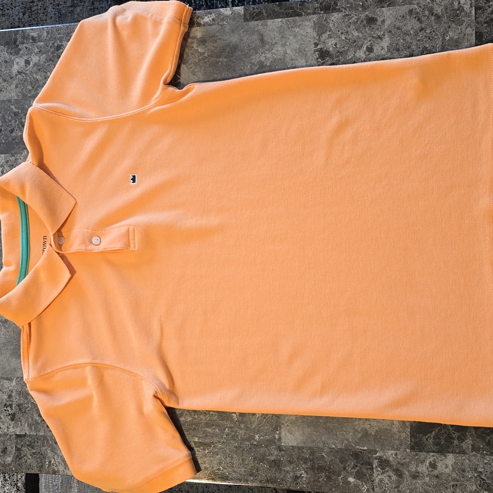 ❤️ 3/$10 Boys Crown & Ivy Coral Shirt